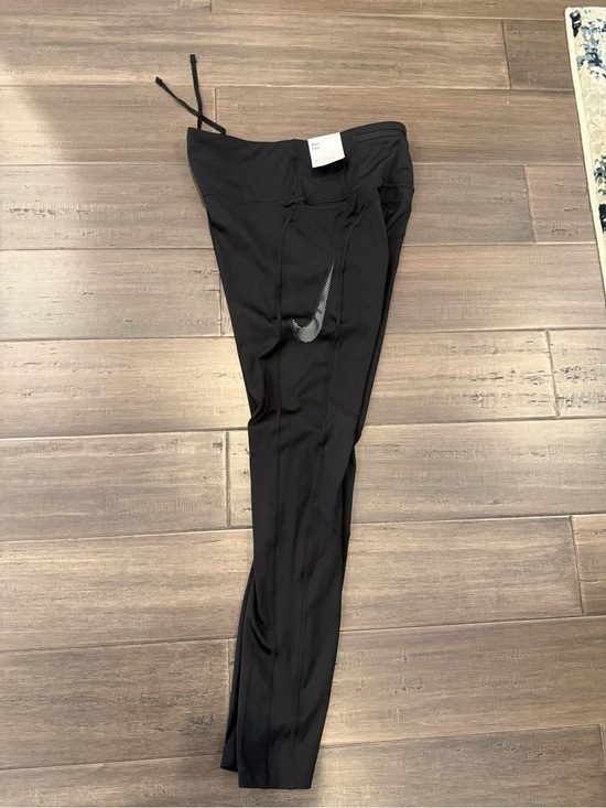 Nike Pants - Nike Black Fast Mid-Rise 7/8 Tight Fit Leggings